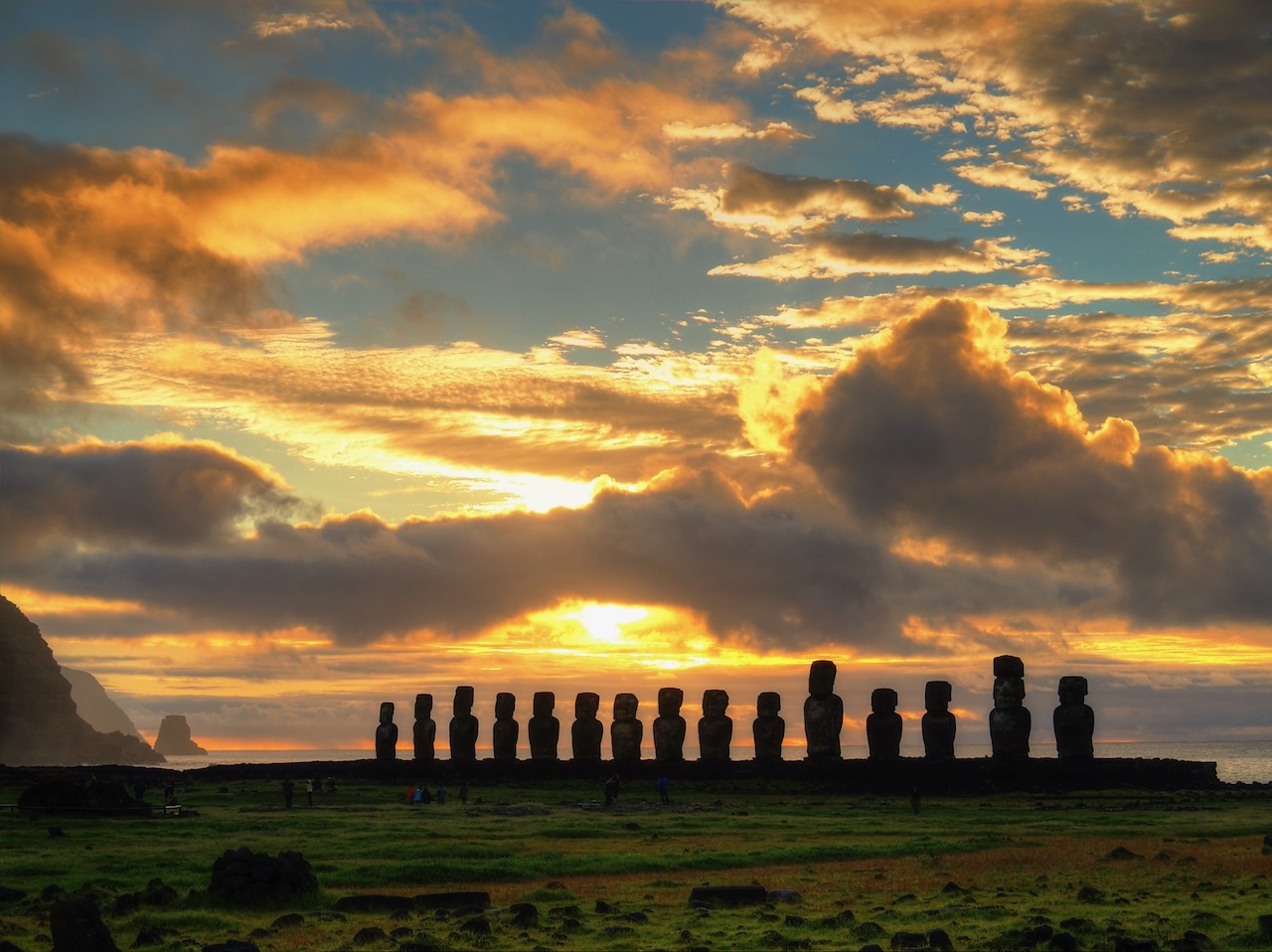 Sunrise at Tongariki, Easter Island